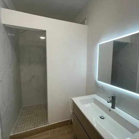 Apartmán Juste A Cote De La Gare De Nîmes