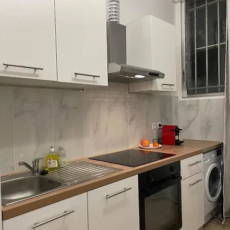 Juste A Cote De La Gare De Apartmán