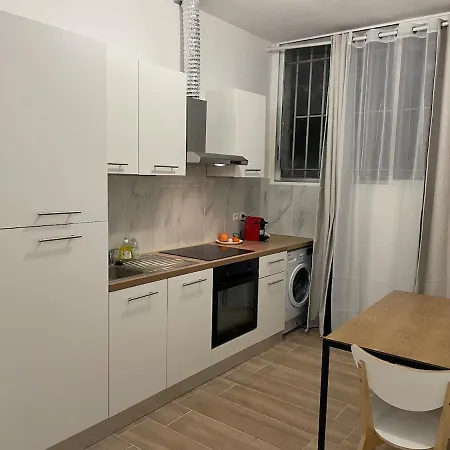 Juste A Cote De La Gare De Apartmán